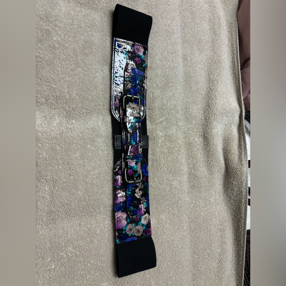 Torrid Size 2x Black Floral Stretchy Belt - Picture 1 of 3